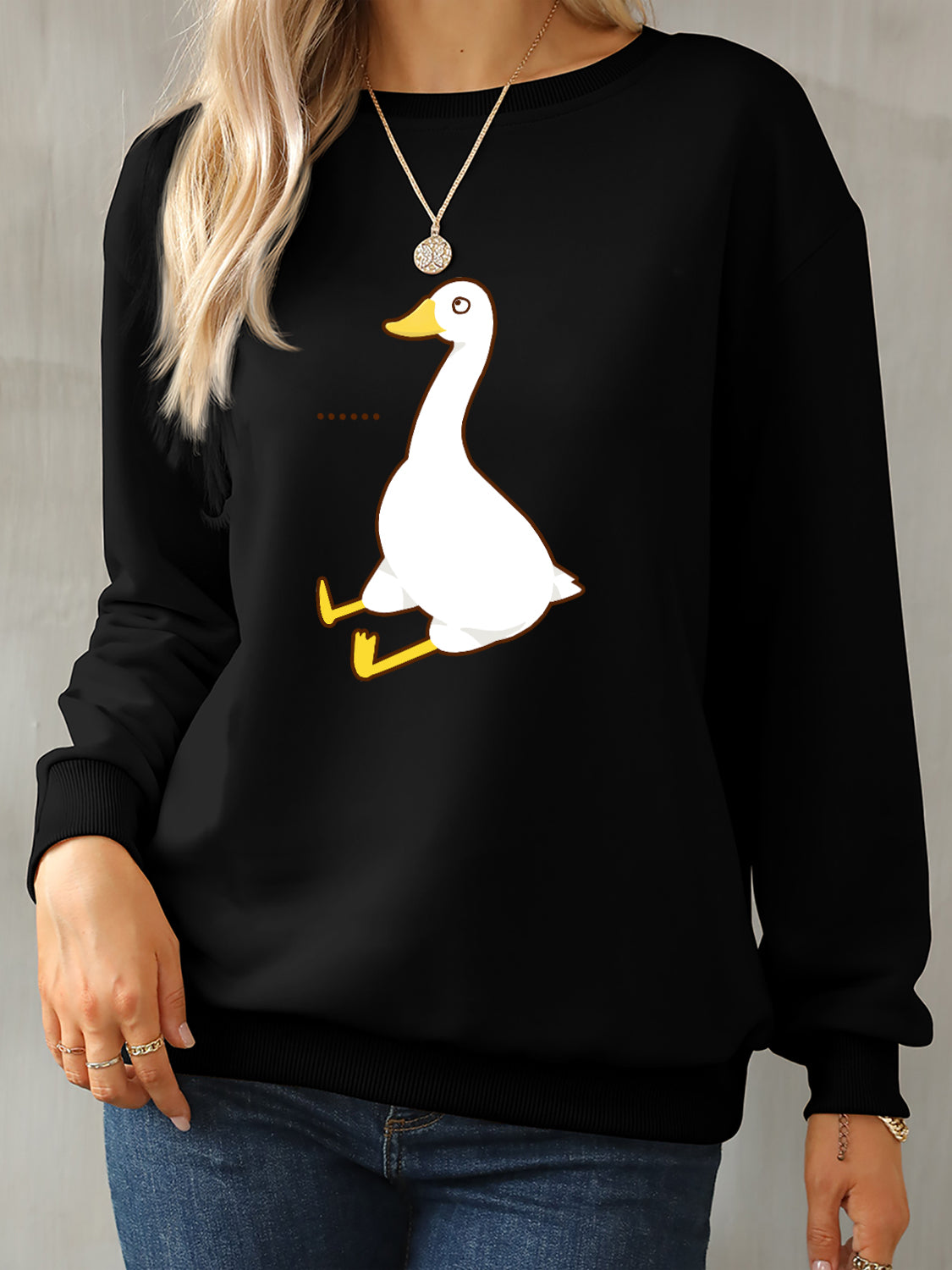 Goose graphic round neck sweatshirt - black / s