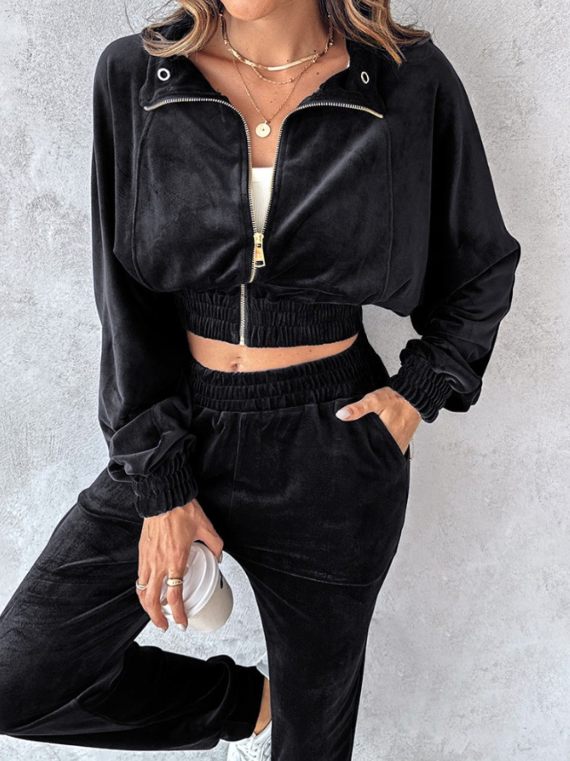 Zip up long sleeve cropped top and joggers set - black / s