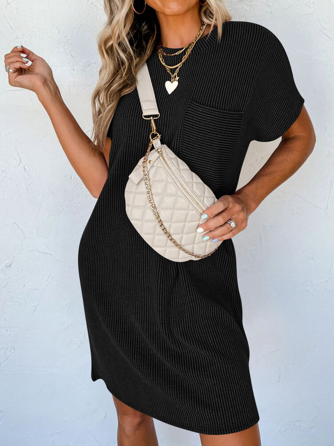 Round neck short sleeve mini dress - black / s