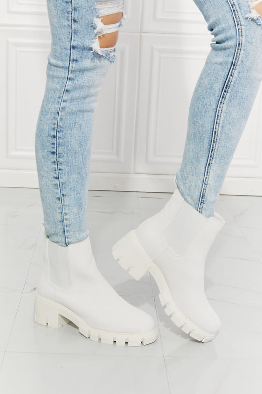 Mmshoes work for it matte lug sole chelsea boots in white - 6