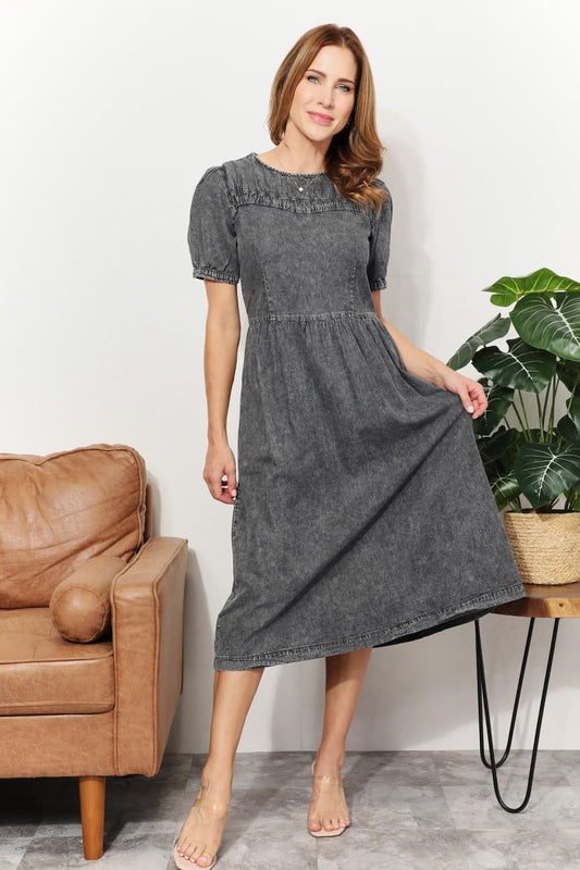 And the why full size washed chambray midi dress - dark gray / s