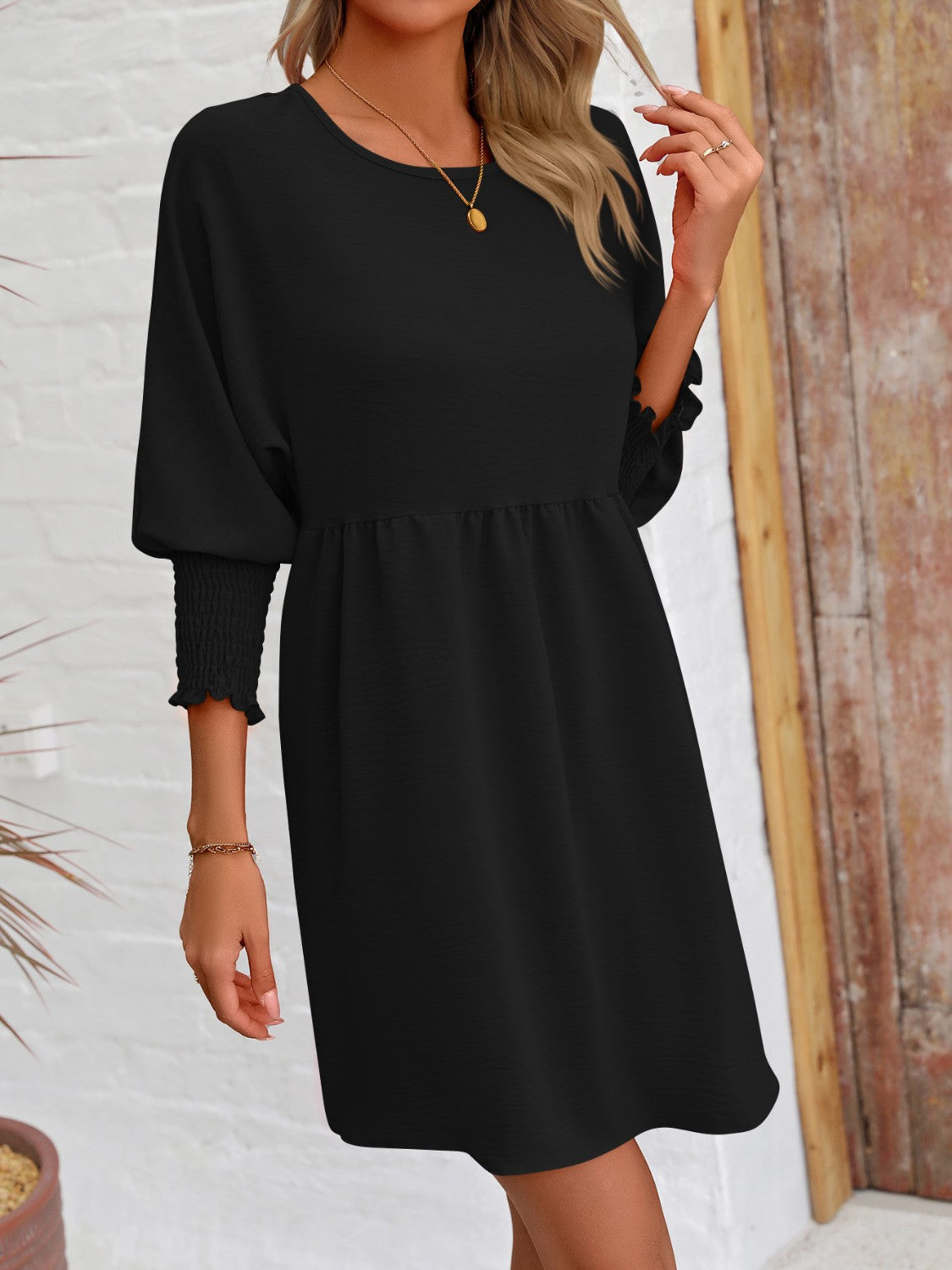 Round neck lantern sleeve mini dress