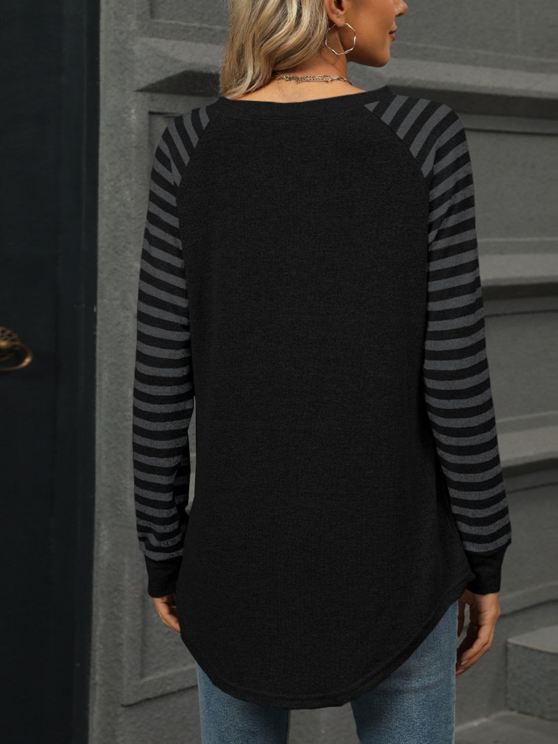 Striped round neck long sleeve t-shirt