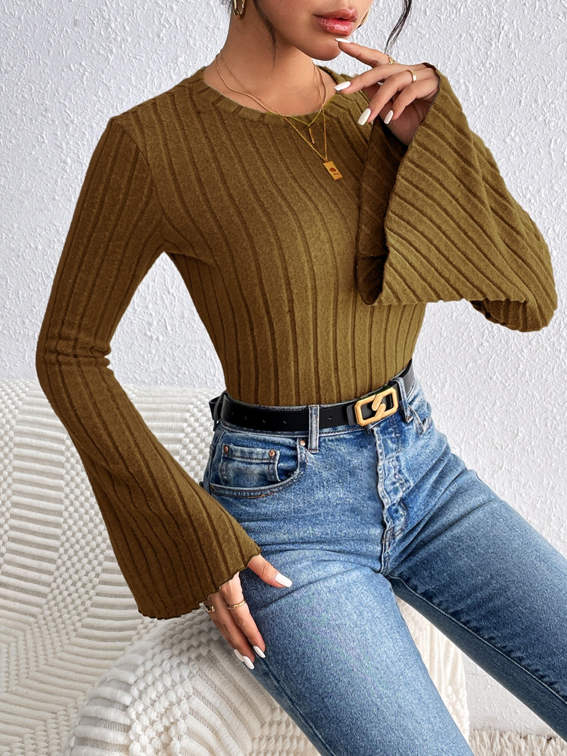 Round neck flare sleeve t-shirt