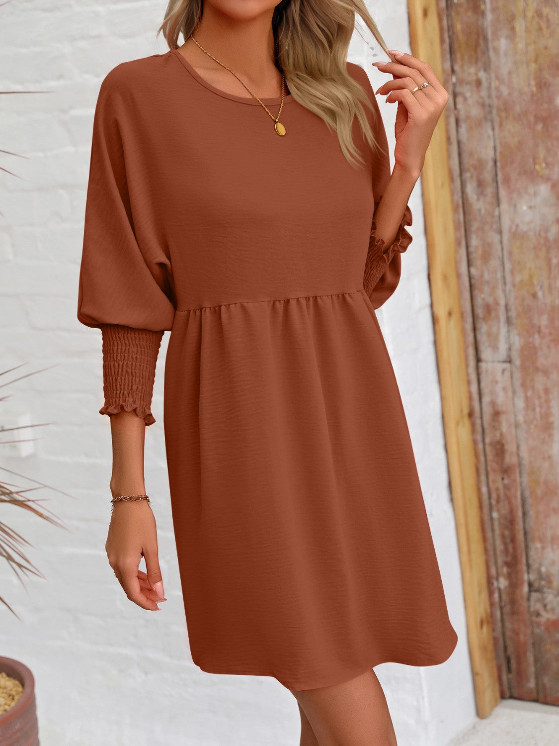 Round neck lantern sleeve mini dress