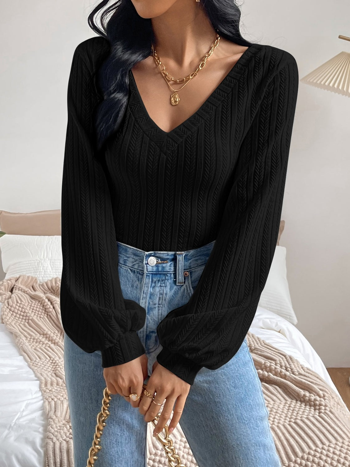 V-neck long sleeve t-shirt