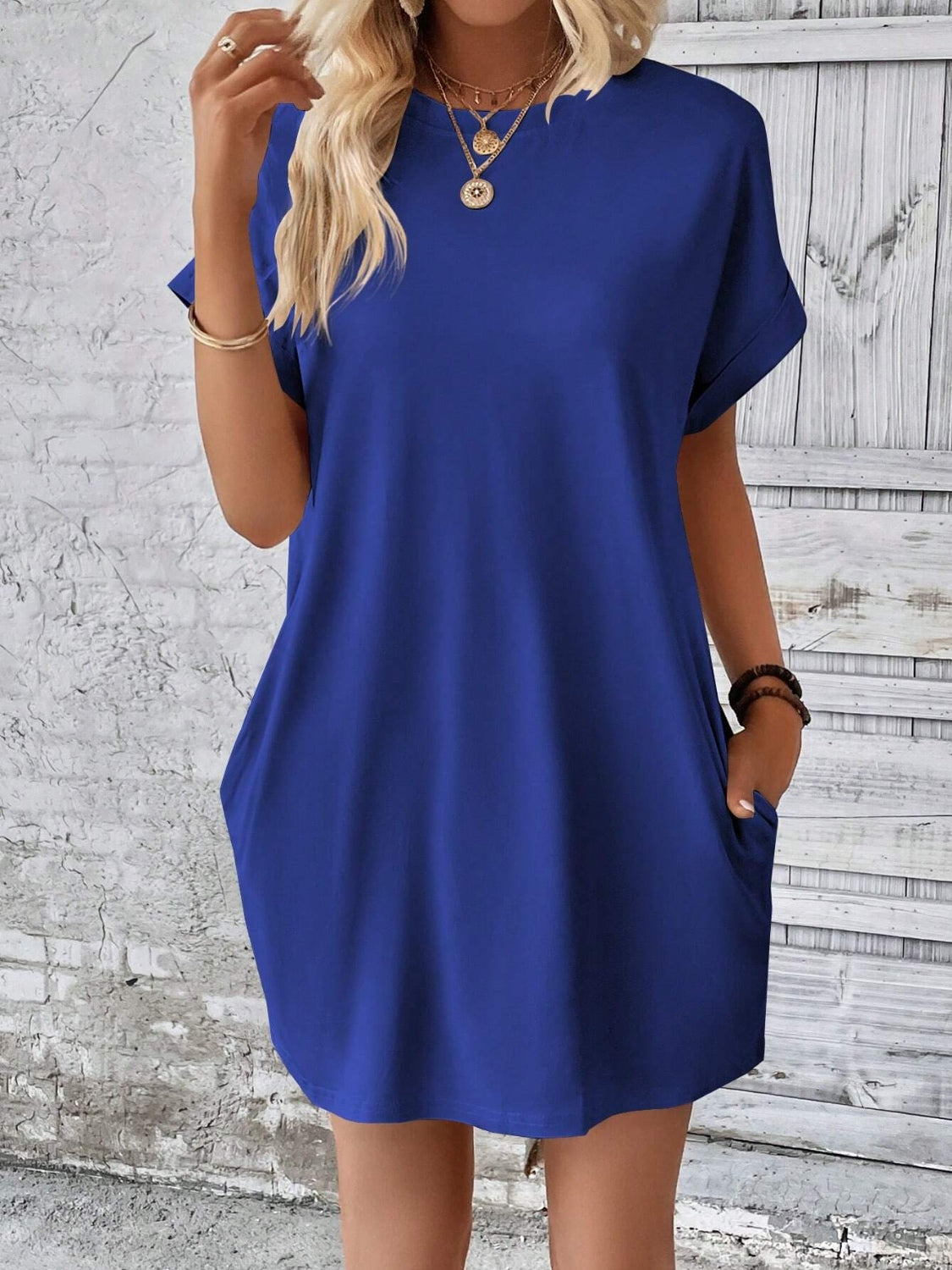 Round neck short sleeve mini dress