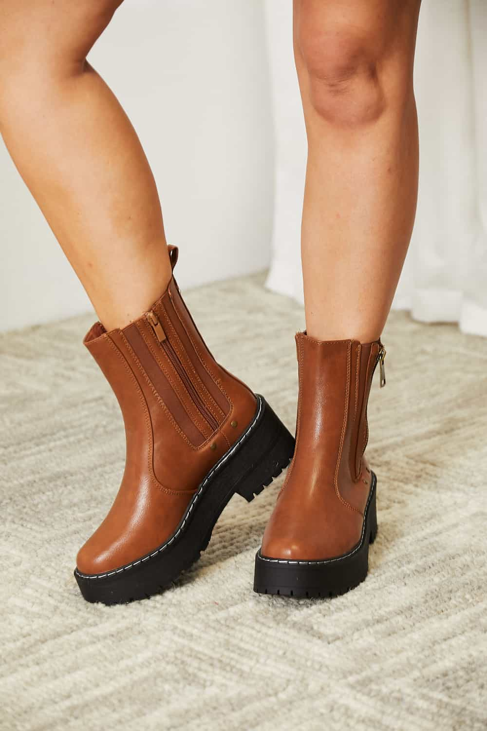 Forever link side zip platform boots