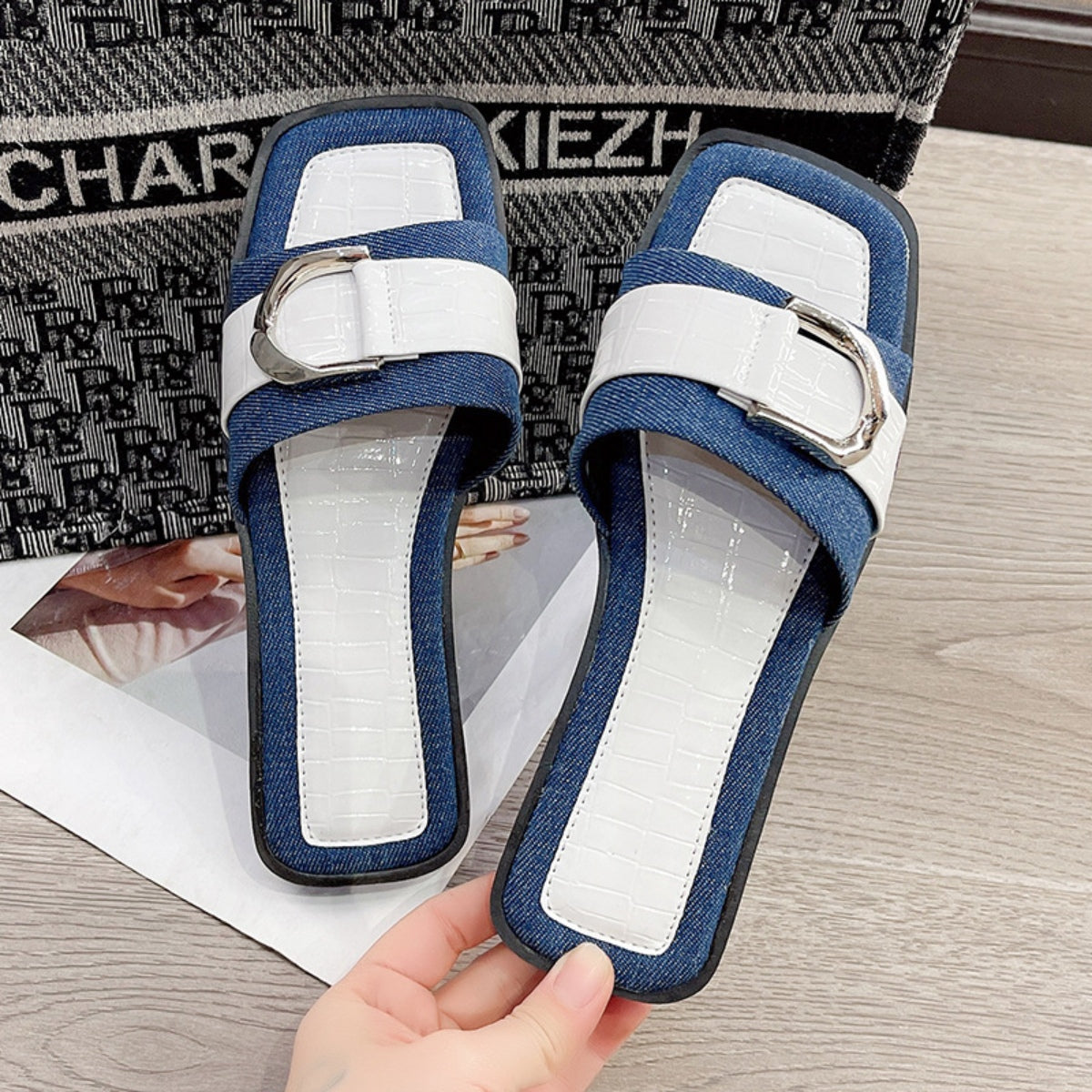 Buckle trim open toe sandals