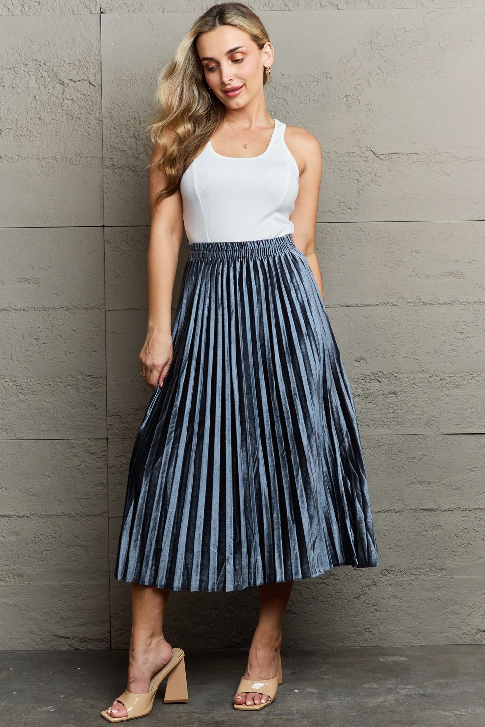 Ninexis accordion pleated flowy midi skirt - cloudy blue / one size