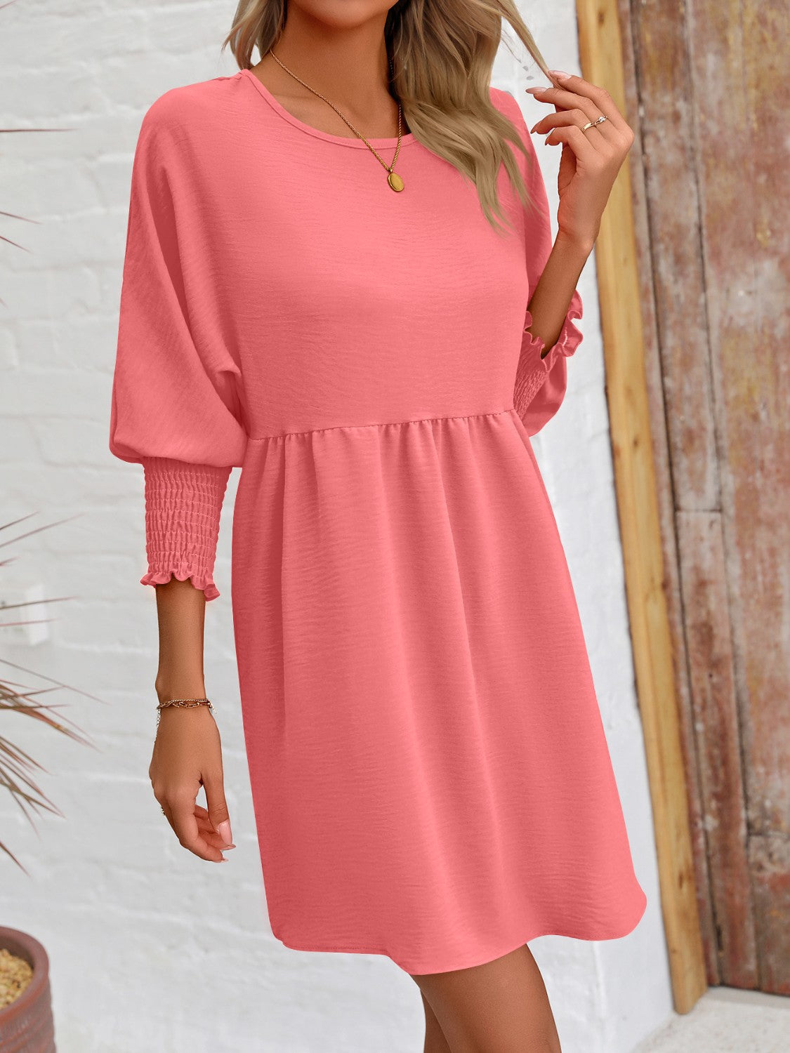 Round neck lantern sleeve mini dress