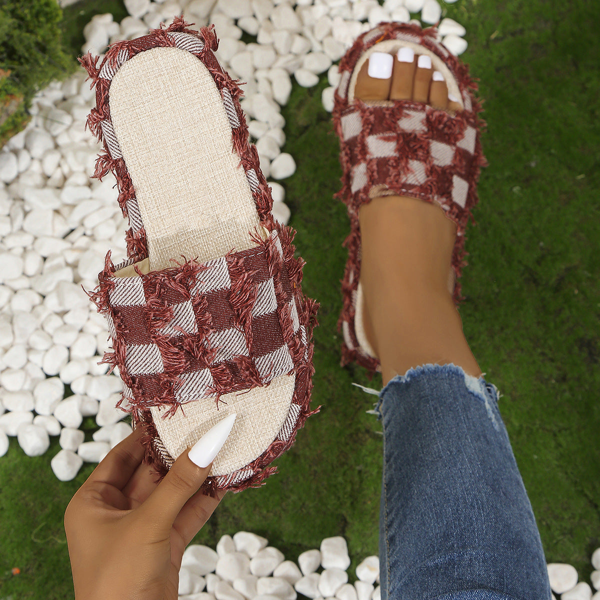 Fringe checkered platform sandals