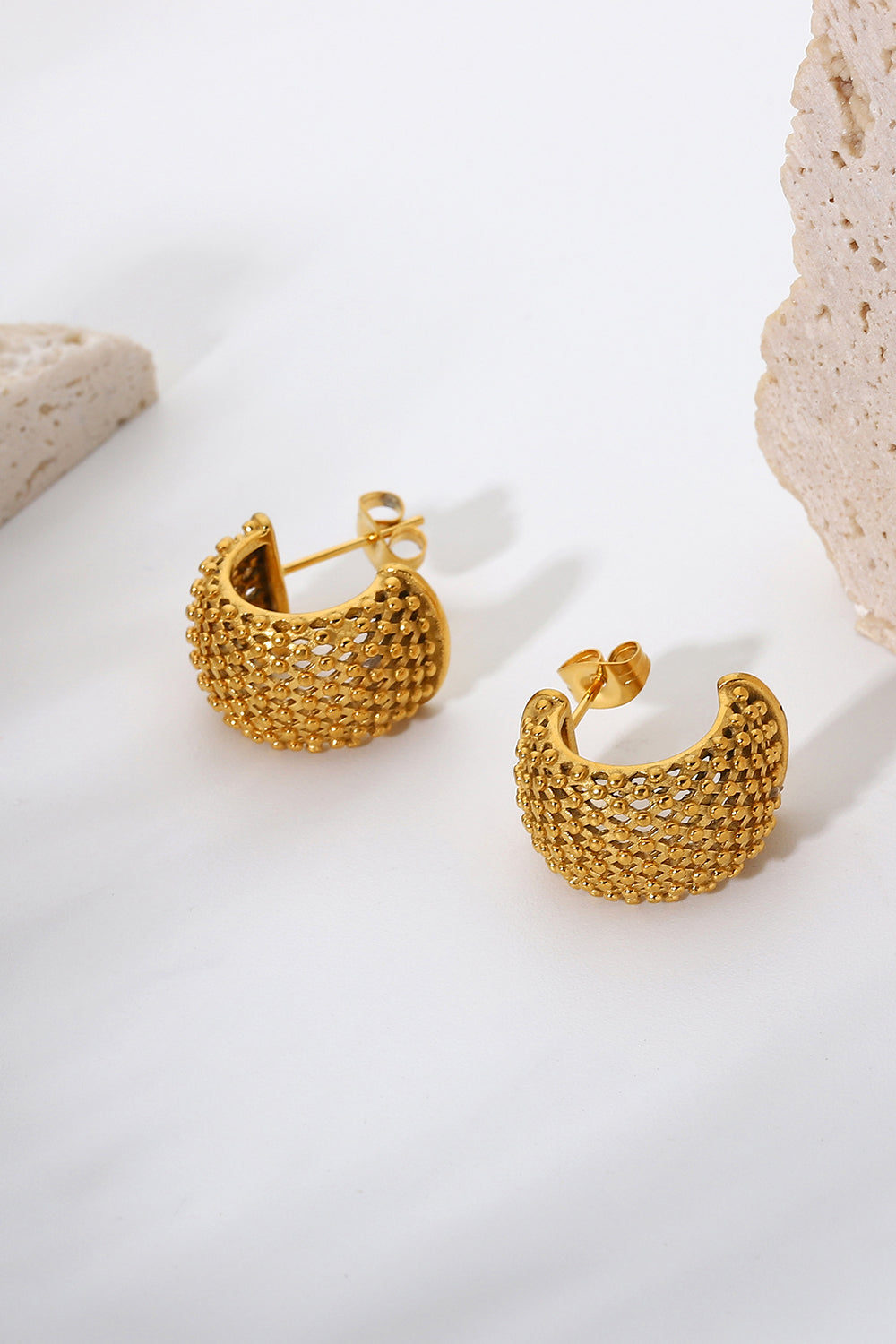 Mesh half hoop earrings - gold / one size