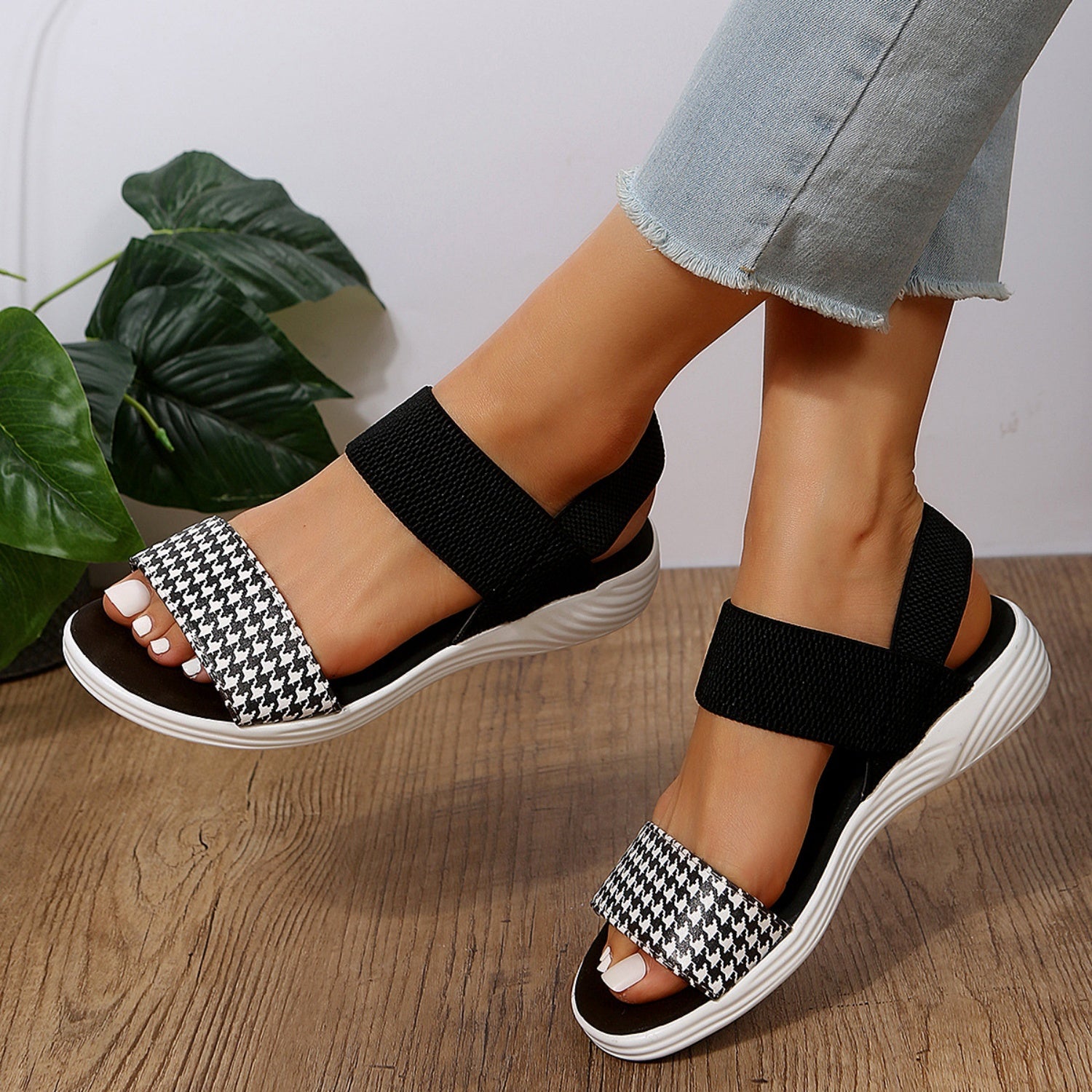 Pu leather open toe low heel sandals