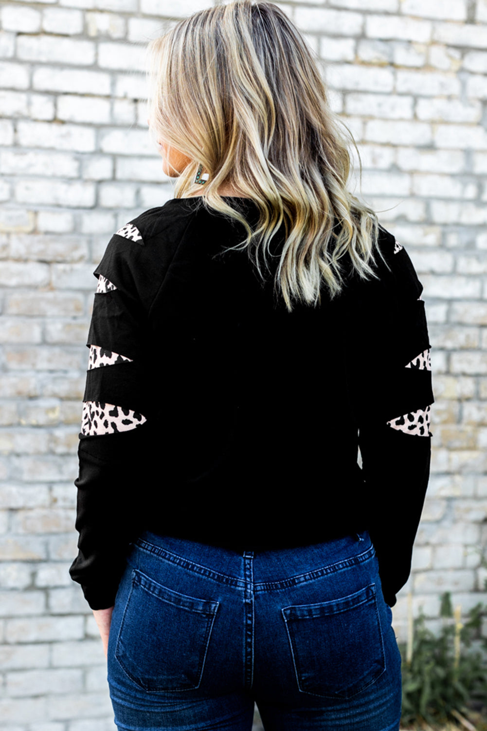 Graphic leopard patch sweatshirt