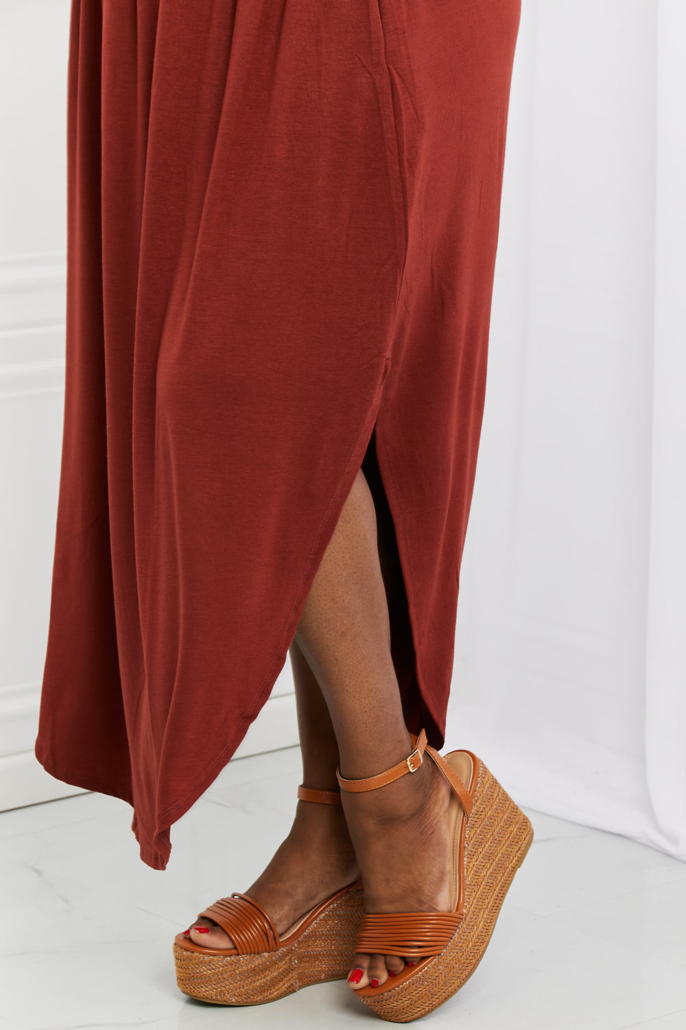 Zenana it’s my time full size side scoop scrunch skirt in dark rust