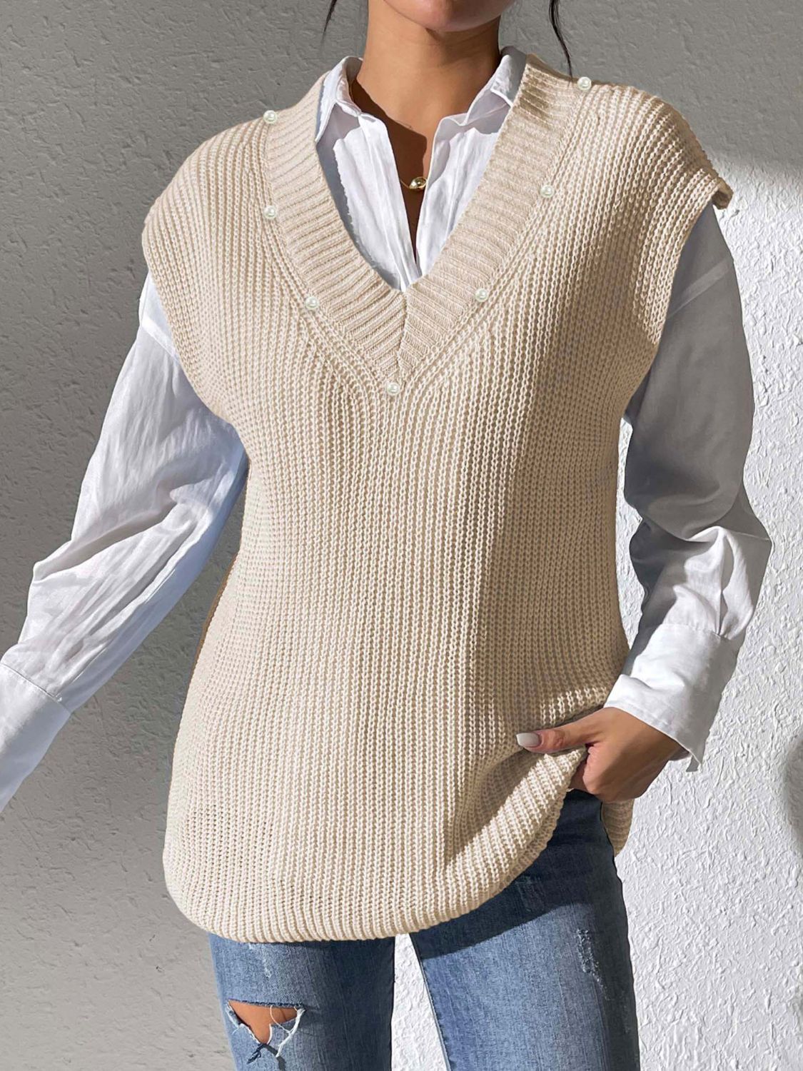 Pearl trim v-neck sweater vest - beige / one size