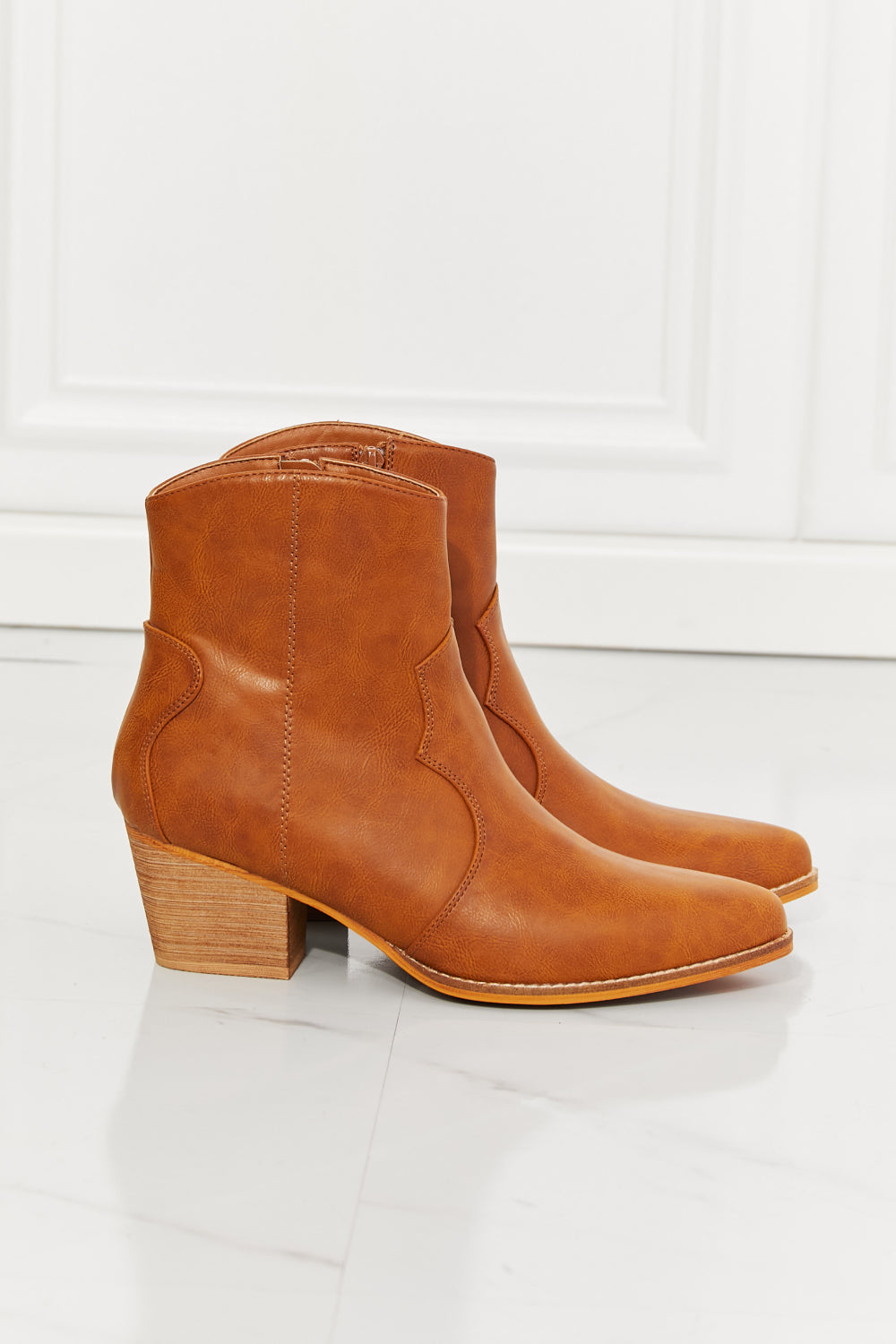 Mmshoes watertower town faux leather western ankle boots in ochre