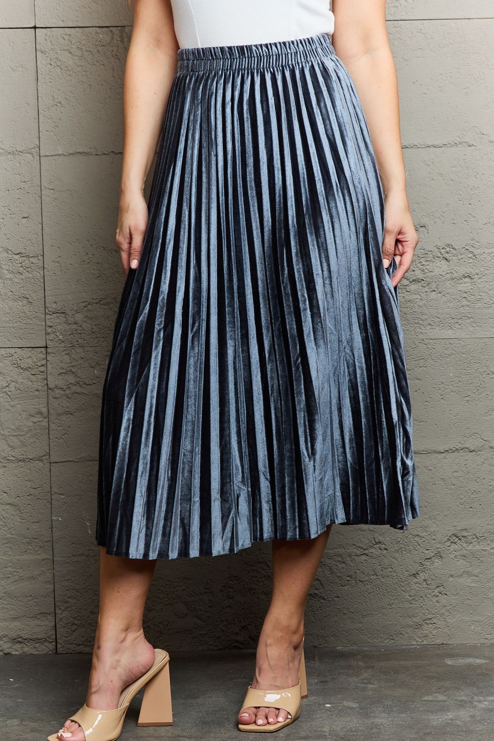 Ninexis accordion pleated flowy midi skirt - cloudy blue / one size