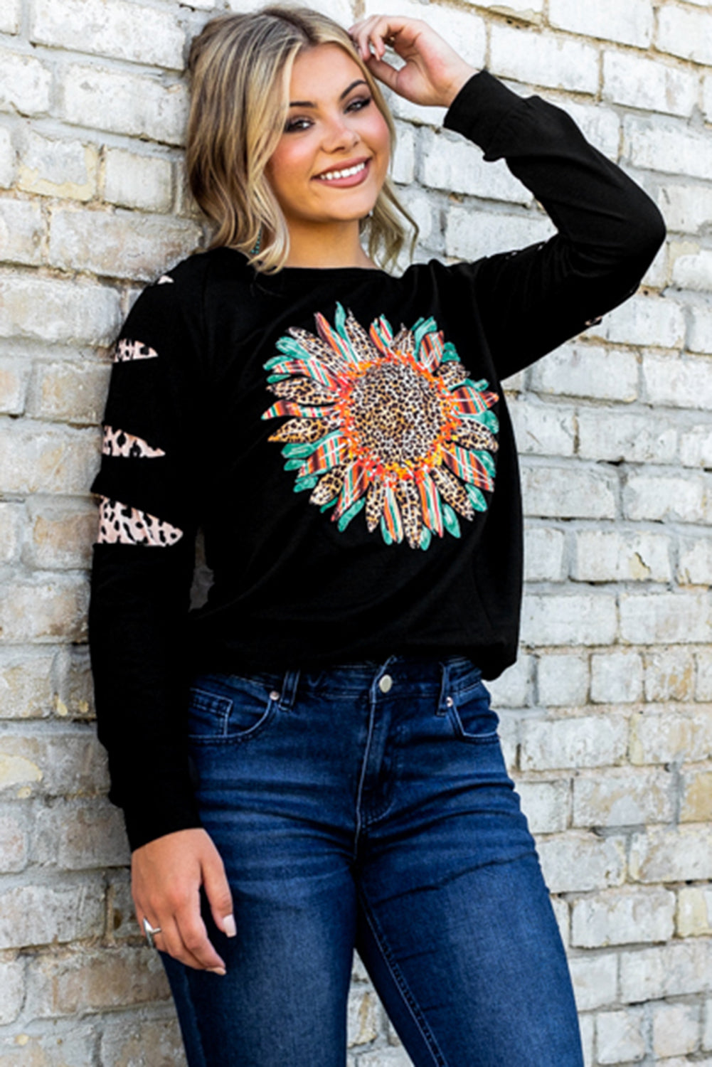 Graphic leopard patch sweatshirt