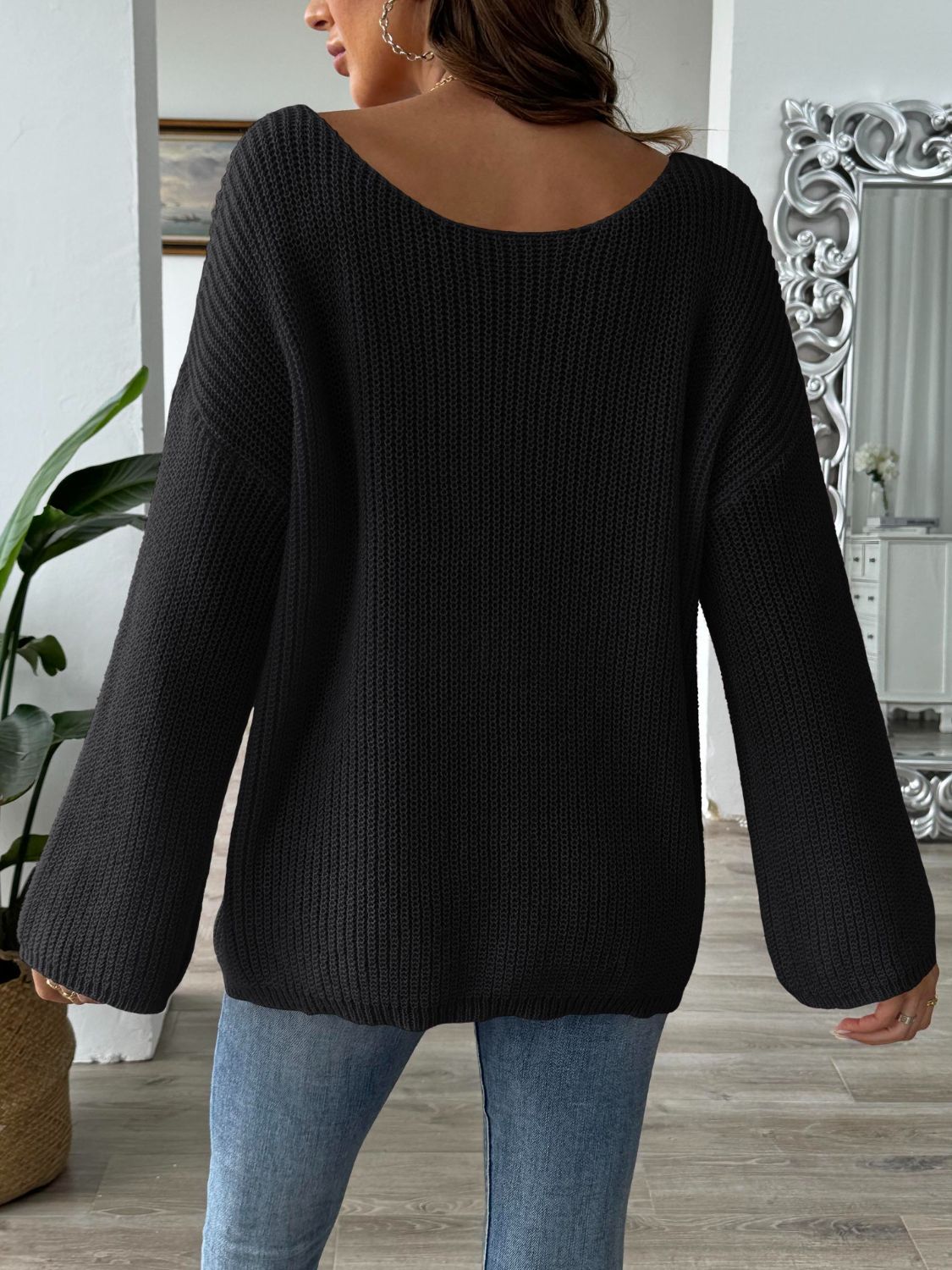 Round neck long sleeve sweater