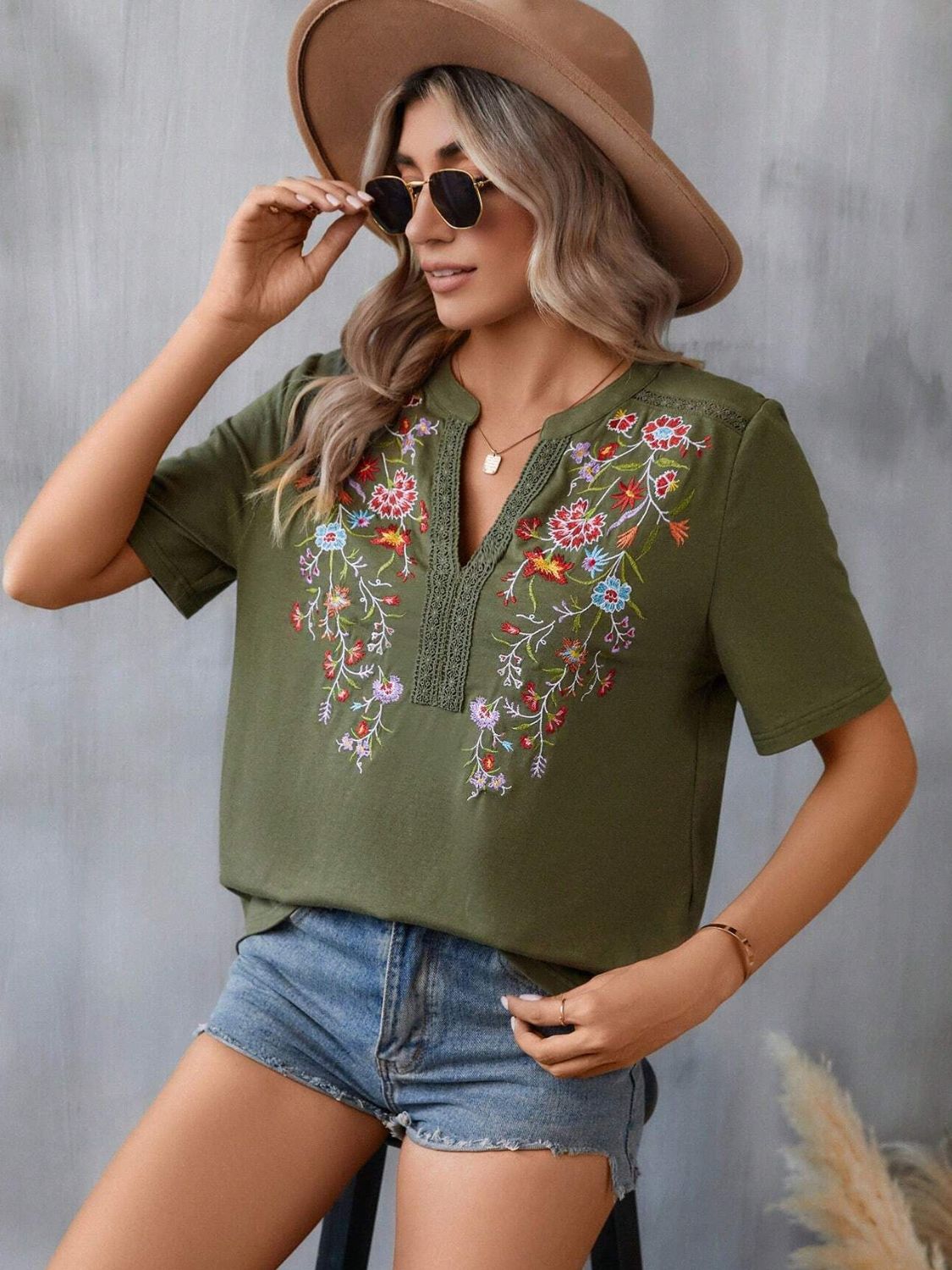 Embroidered notched short sleeve t-shirt