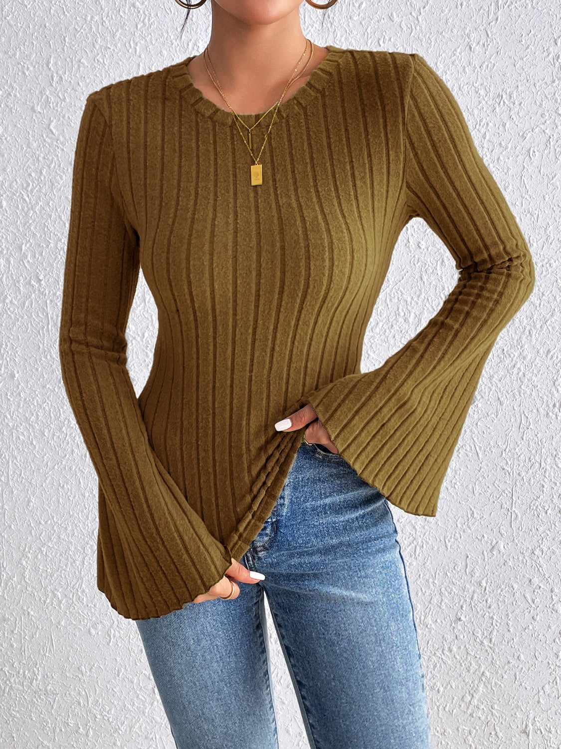 Round neck flare sleeve t-shirt