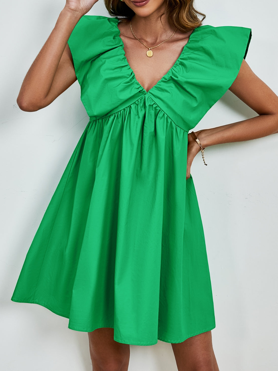 V-neck cap sleeve mini dress - green / s