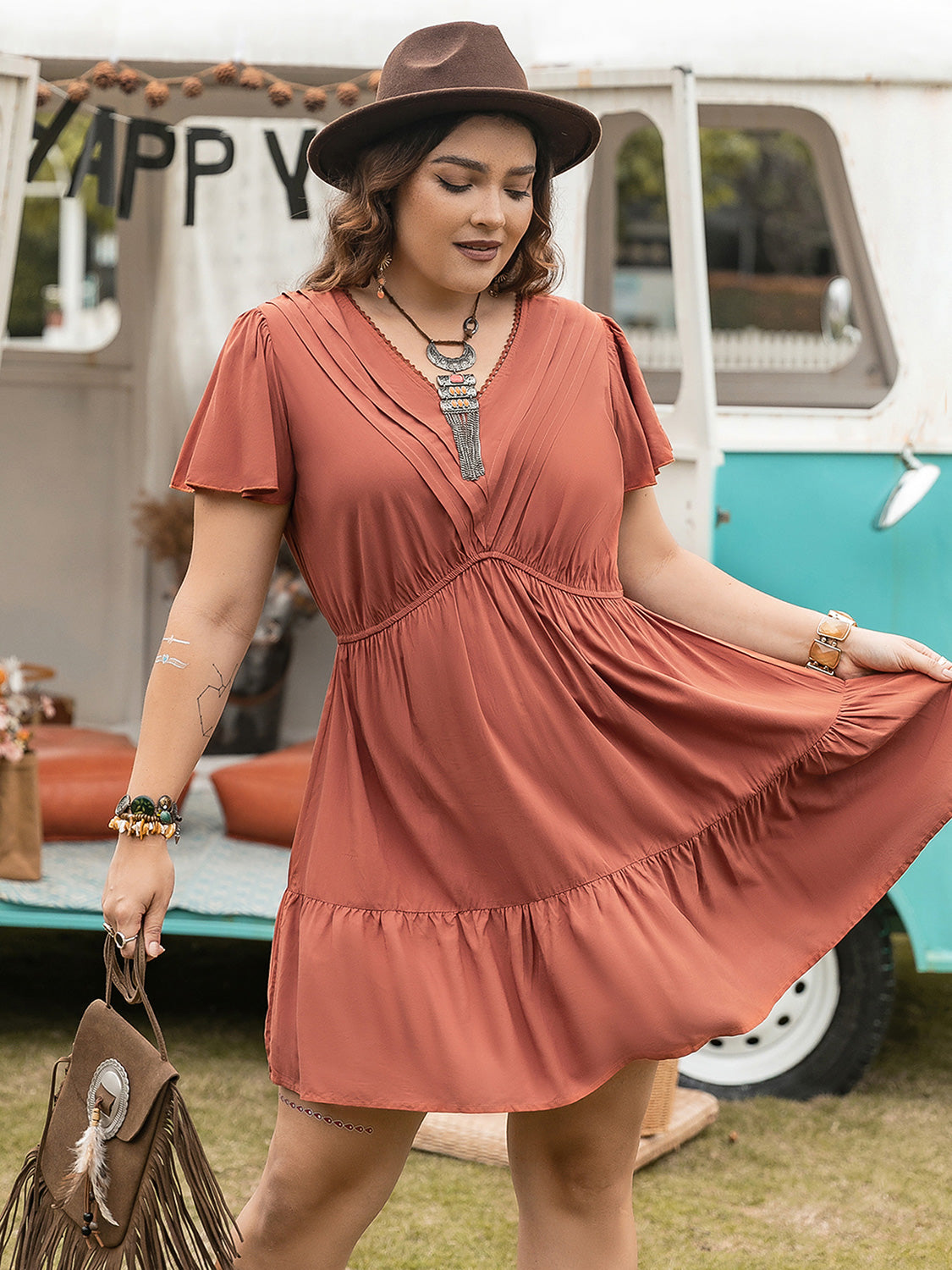 Plus size ruffle hem v-neck short sleeve dress - caramel / 0xl