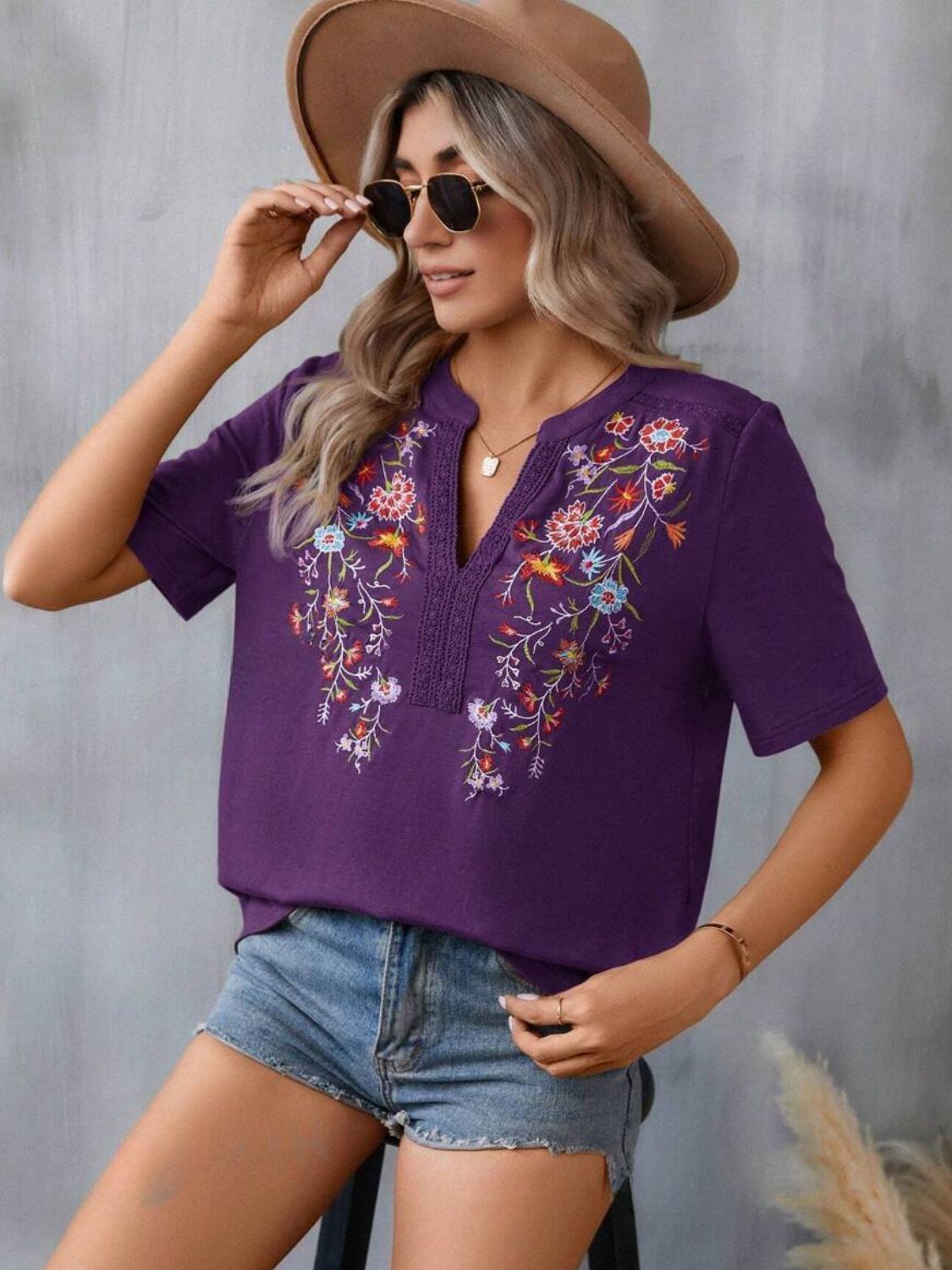 Embroidered notched short sleeve t-shirt