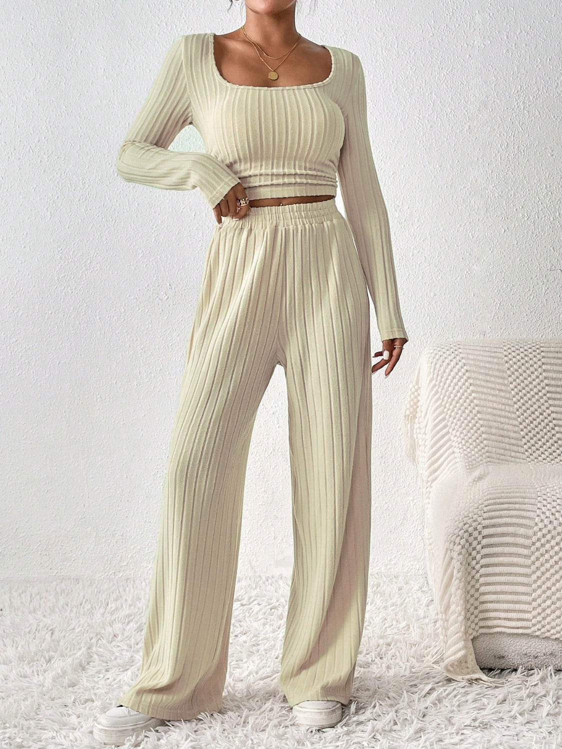 Scoop neck long sleeve top and pants set