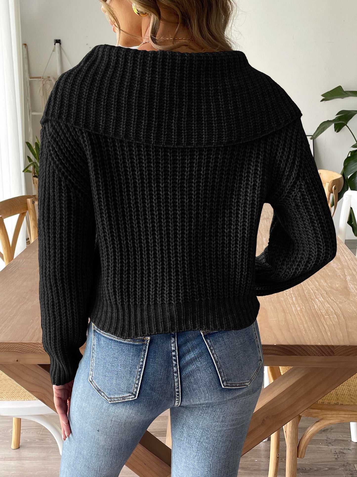 Cable-knit long sleeve sweater