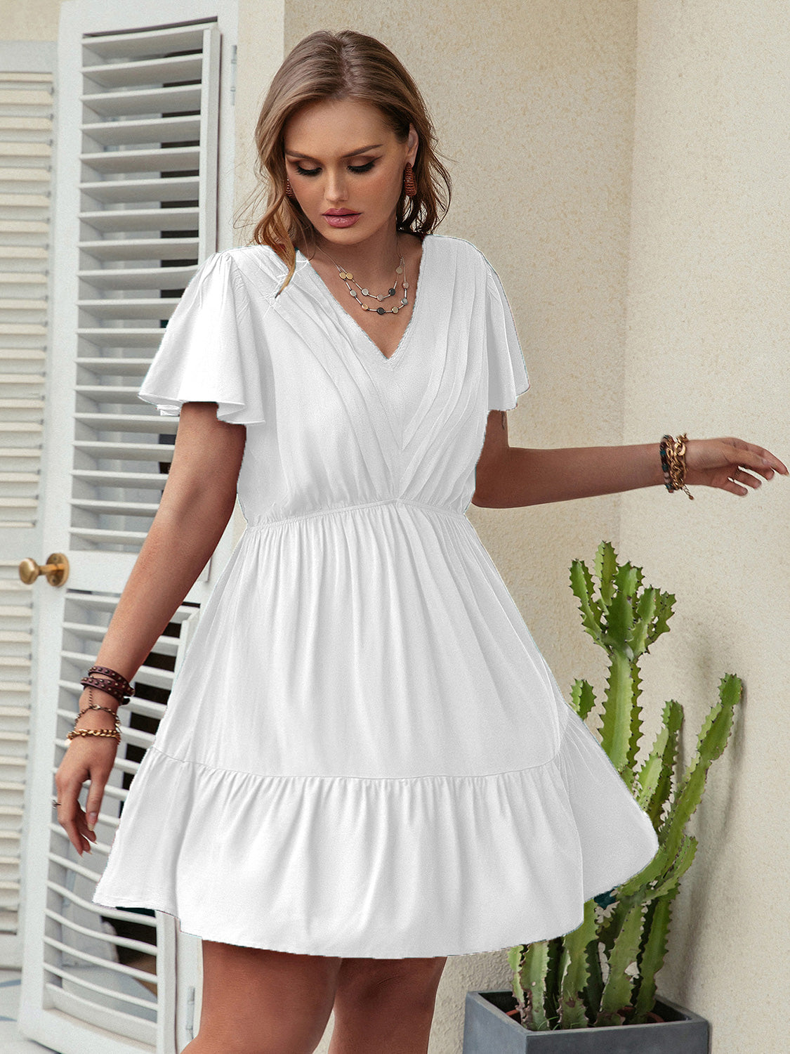 Plus size ruffle hem v-neck short sleeve dress - white / 0xl