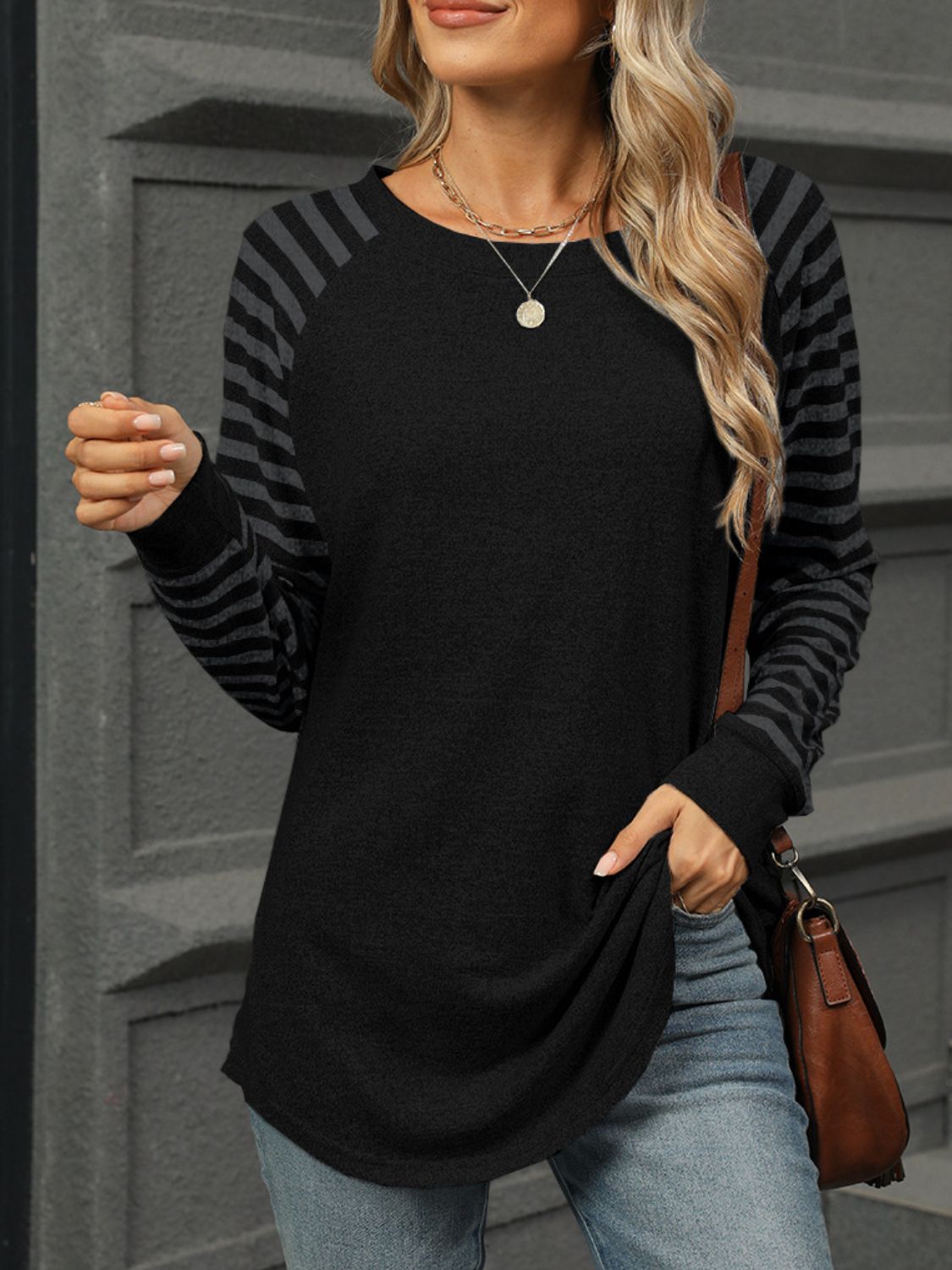 Striped round neck long sleeve t-shirt - black / s