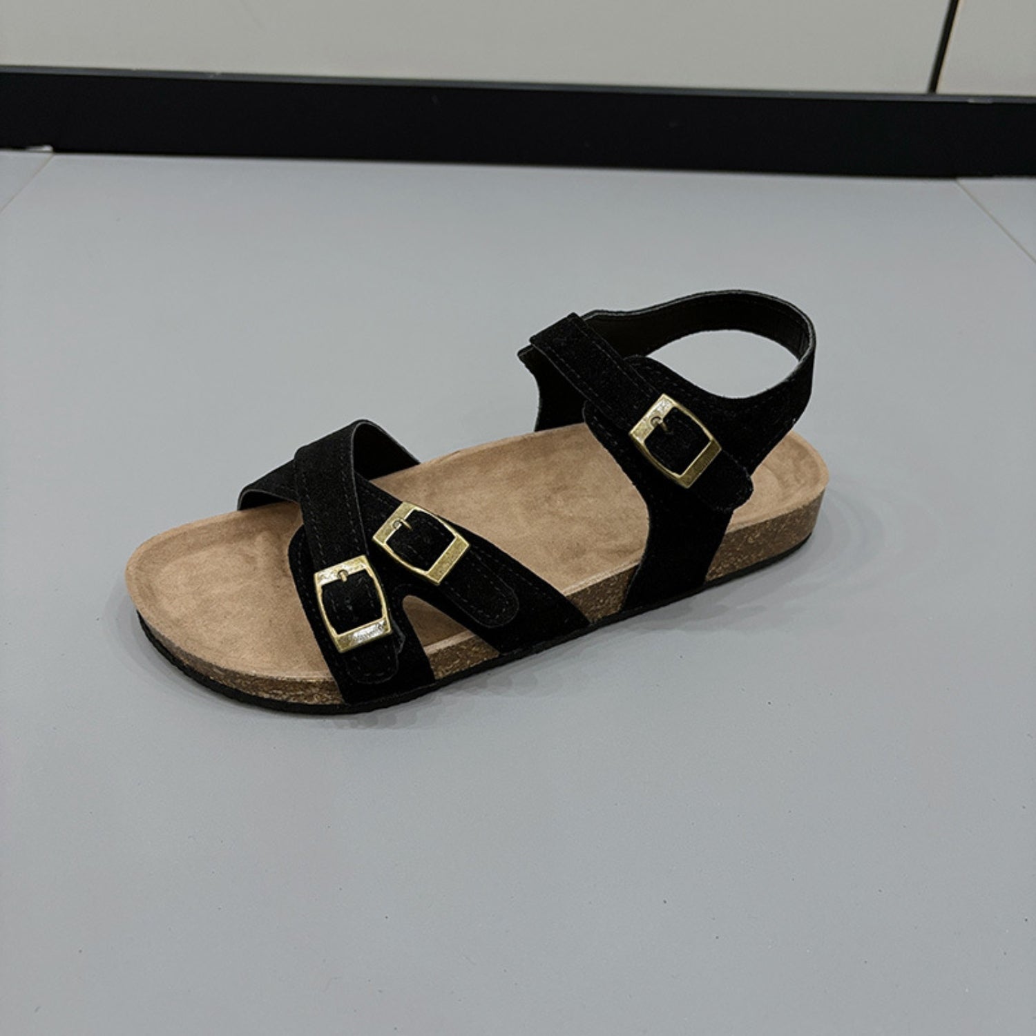 Open toe flat buckle sandals