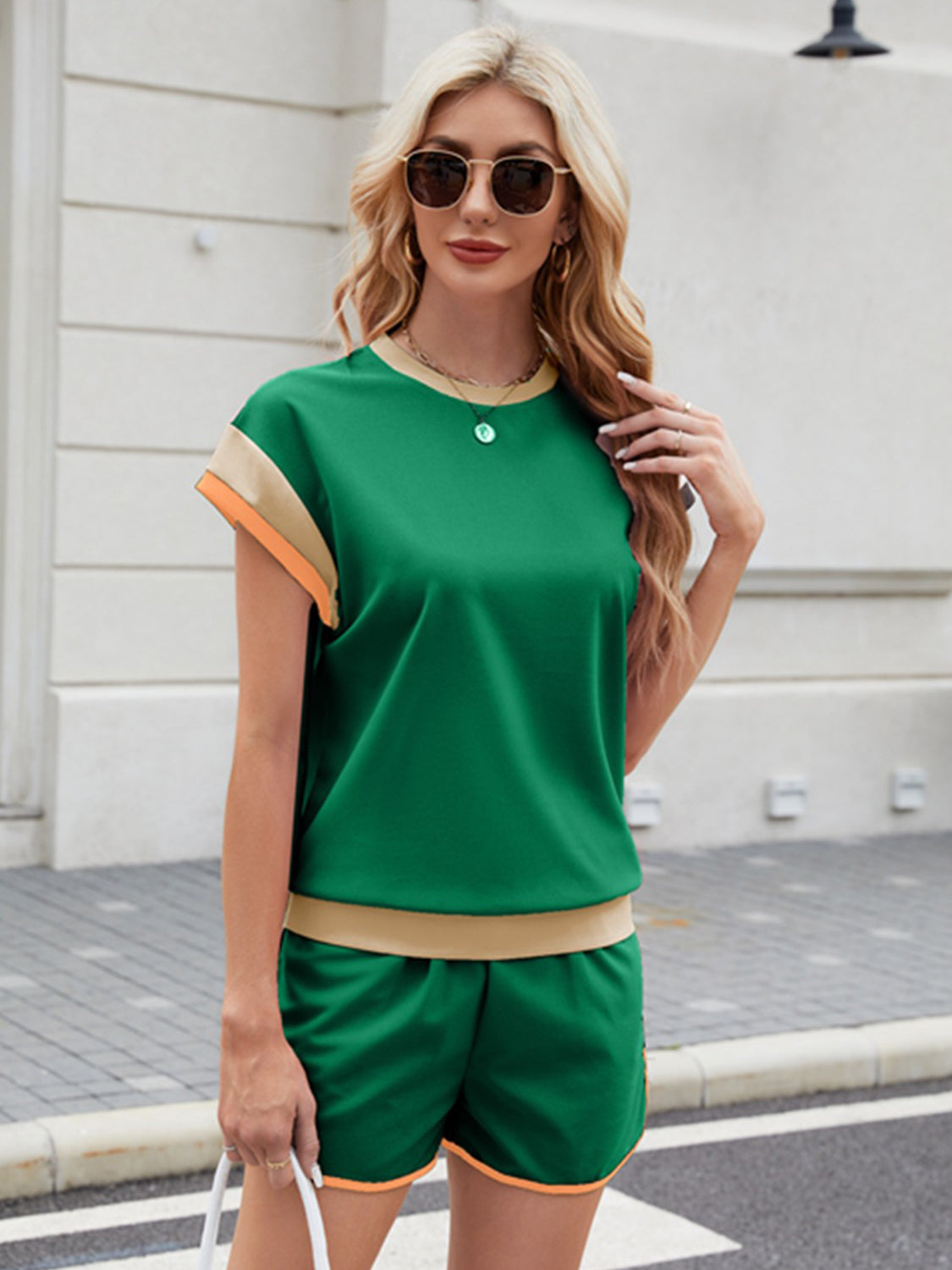 Contrast round neck top and shorts set - green / s