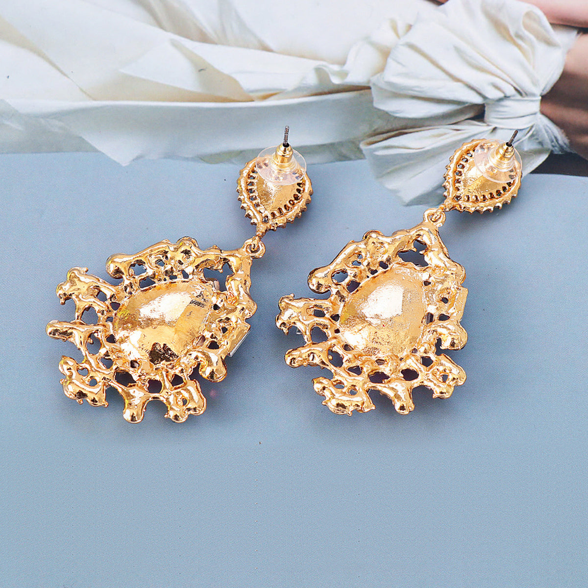 Teardrop shape rhinestone alloy dangle earrings