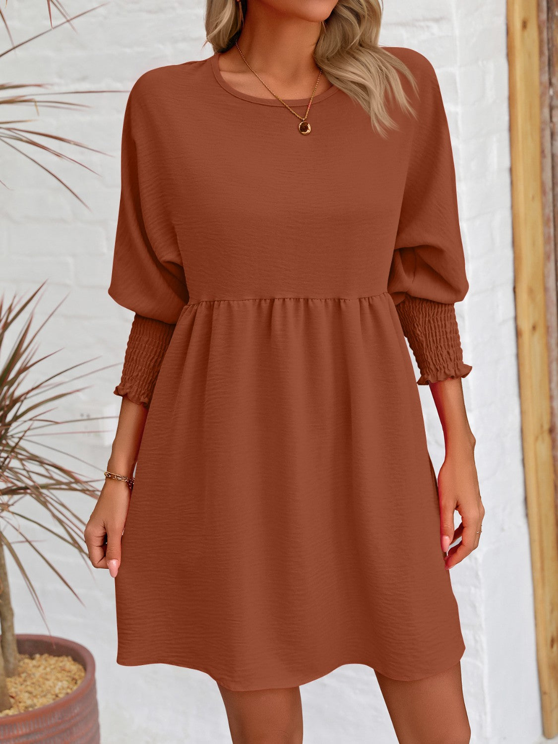 Round neck lantern sleeve mini dress