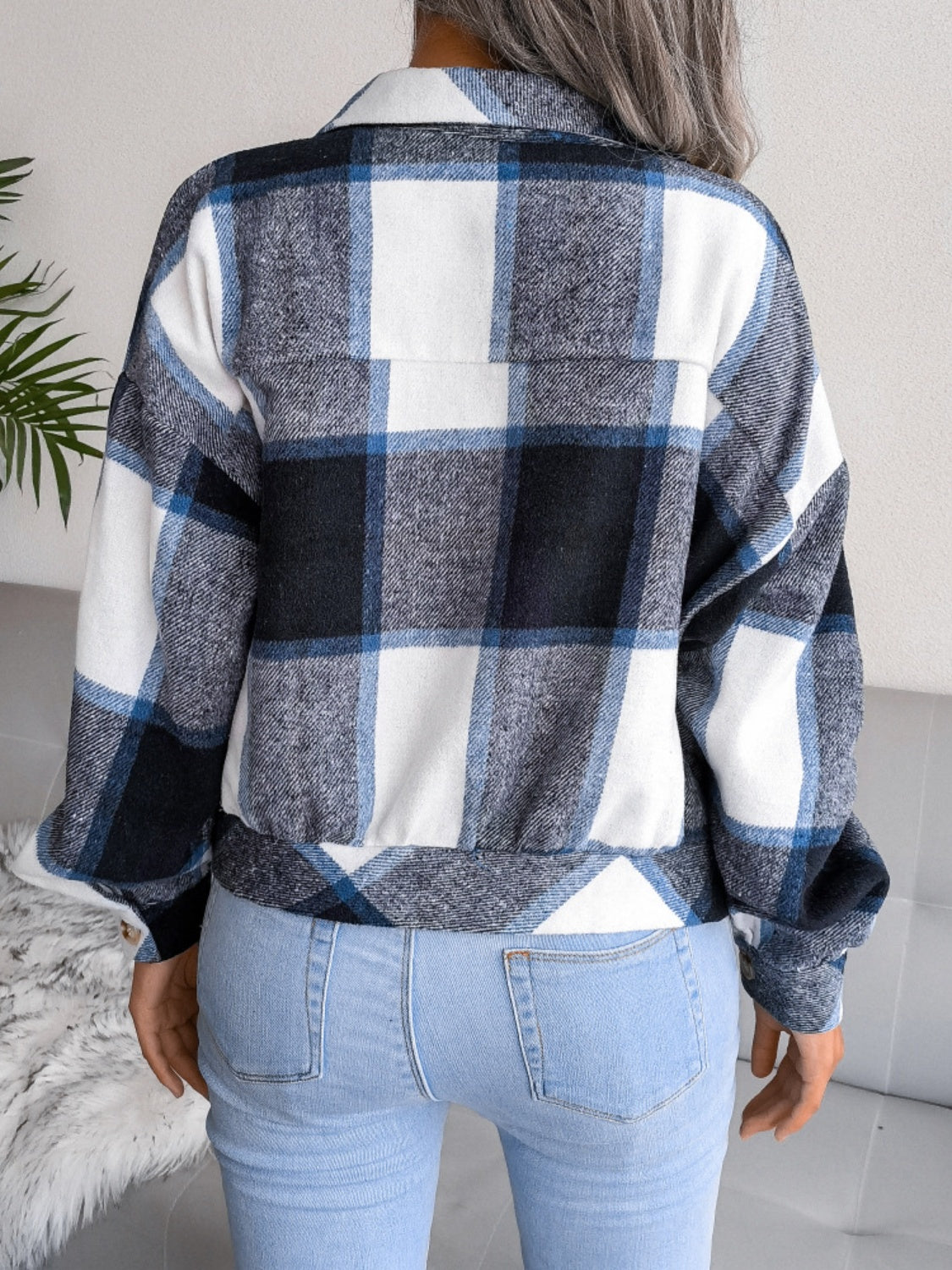 Plaid collared neck long sleeve jacket